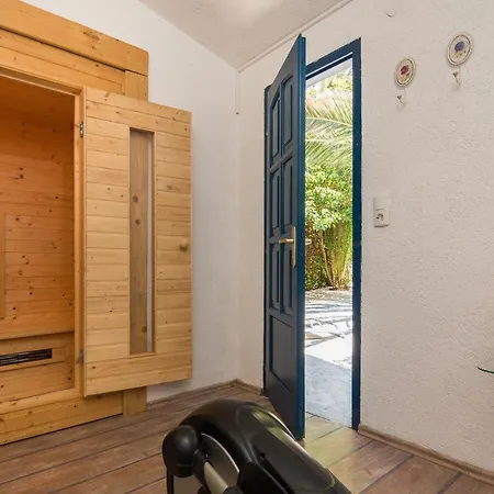 Seaside House Okrug Gornji, Ciovo - 8645 * Трогір