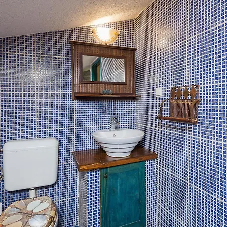 Seaside House Okrug Gornji, Ciovo - 8645 Holiday home *